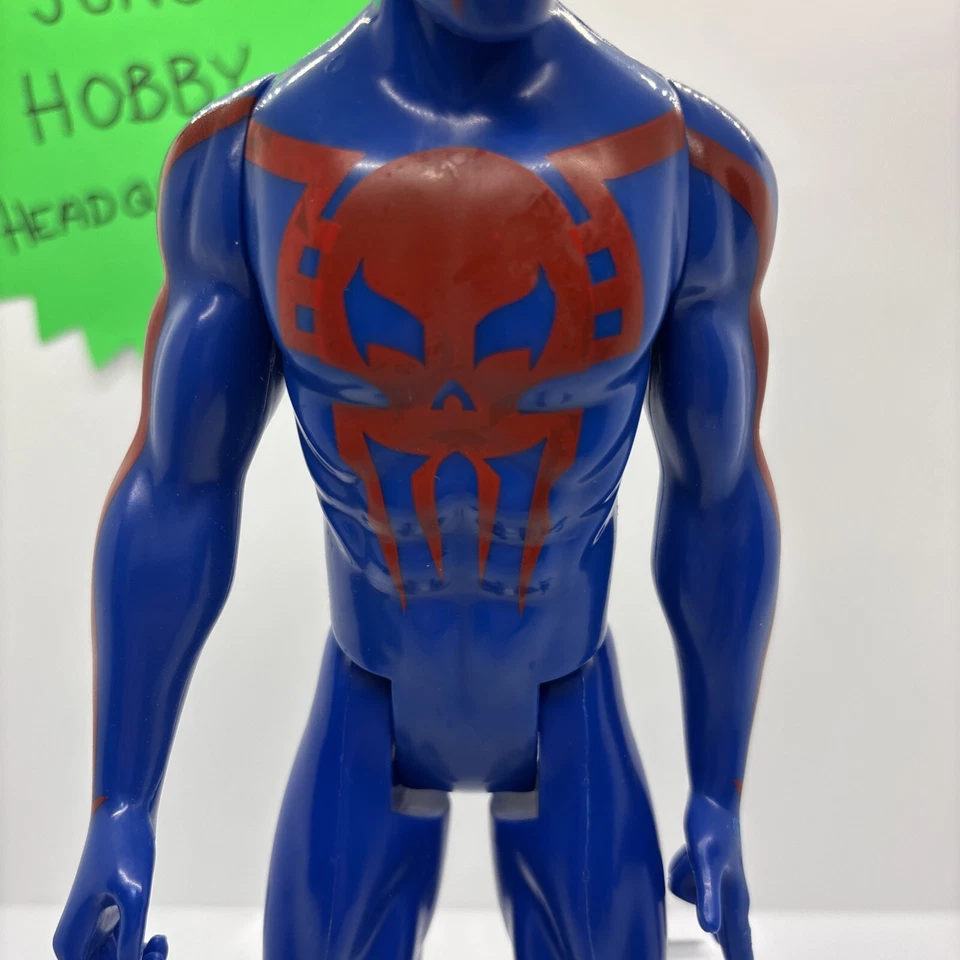 Figura de acción Hasbro Titan Hero Marvel Avengers Spiderman traje azul 12 pulgadas Foto 3 de 4