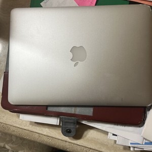 mabook air 2011 I5 at 1.8 GHz 4Gb