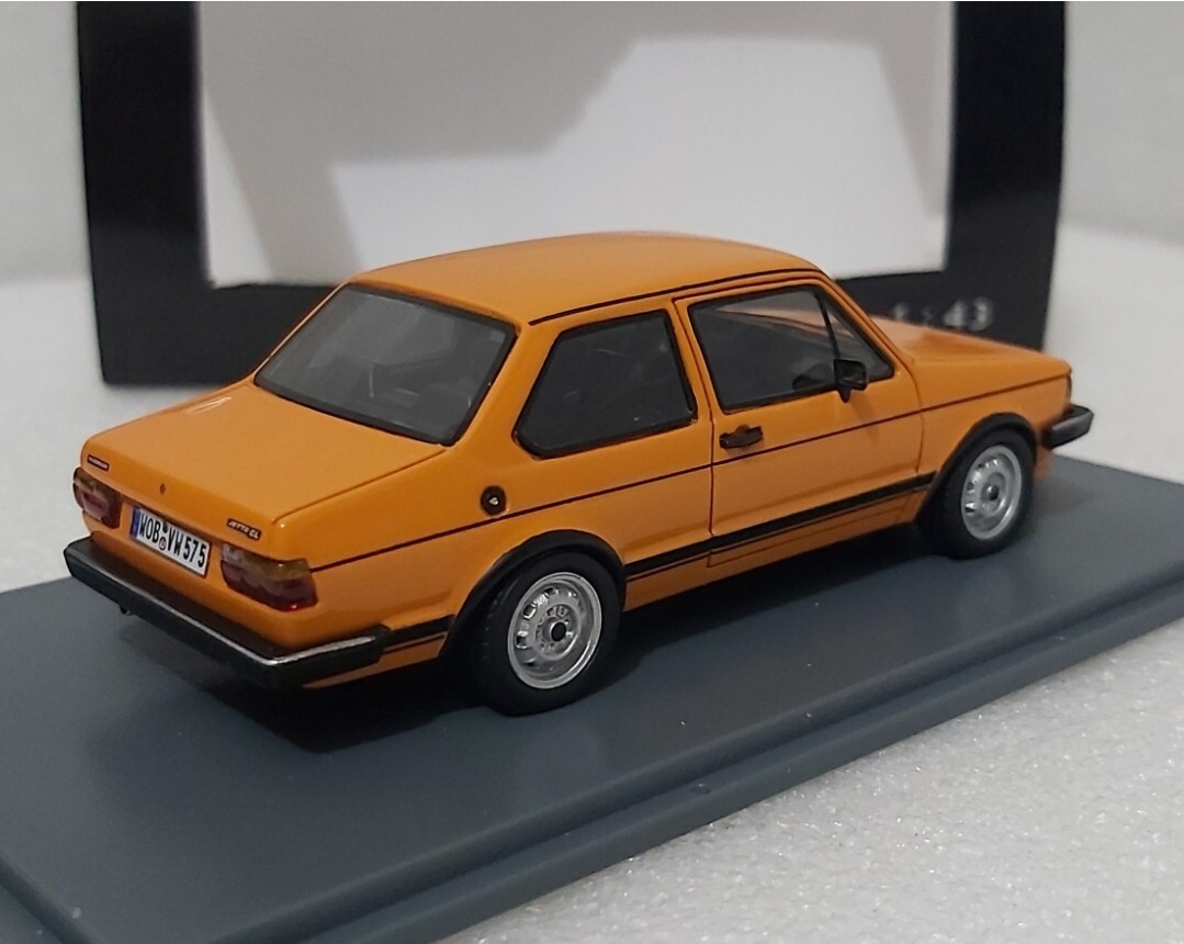 Ixo 1:43 Volkswagen VW Jetta MK1 Año de construcción 1979 plata CLC557N