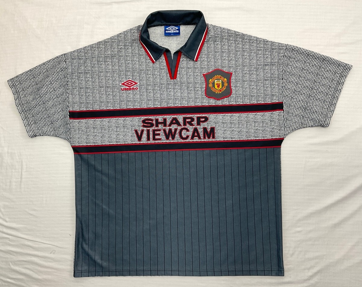Umbro Manchester United 1995-1997 VINTAGE Away Football Shirt