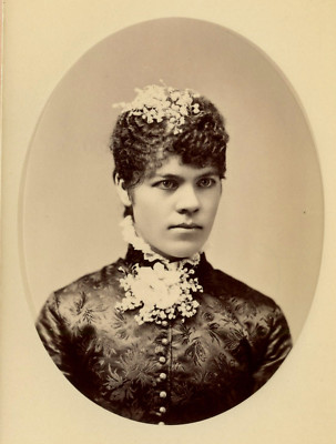 Antique Photo Cabinet Card YOUNG WOMAN SHORT HAIR PIN by TABER SAN FRANCISCO