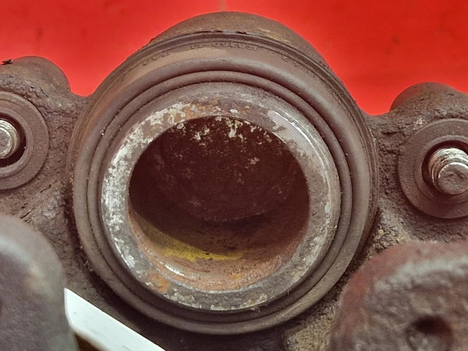 PINZA DE FRENO DELANTERA FORD KA NEARSIDE LH 2005 1,3 L GASOLINA A9B Foto 2 de 4