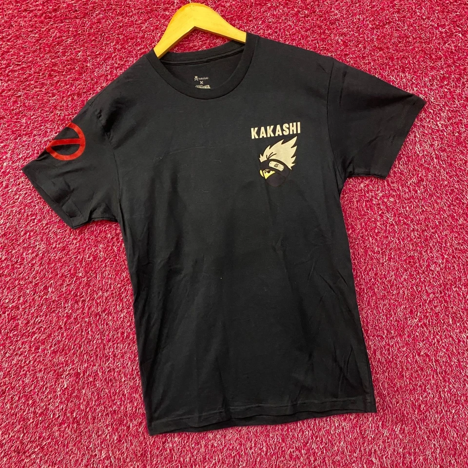 Camiseta Tokidoki x Naruto Shippuden Kakashi Icha Libro Pequeña Foto 3 de 4