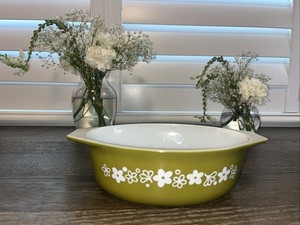 Vintage PYREX Spring Blossom Green Crazy Daisy 043 Casserole Dish 1.5 No Lid
