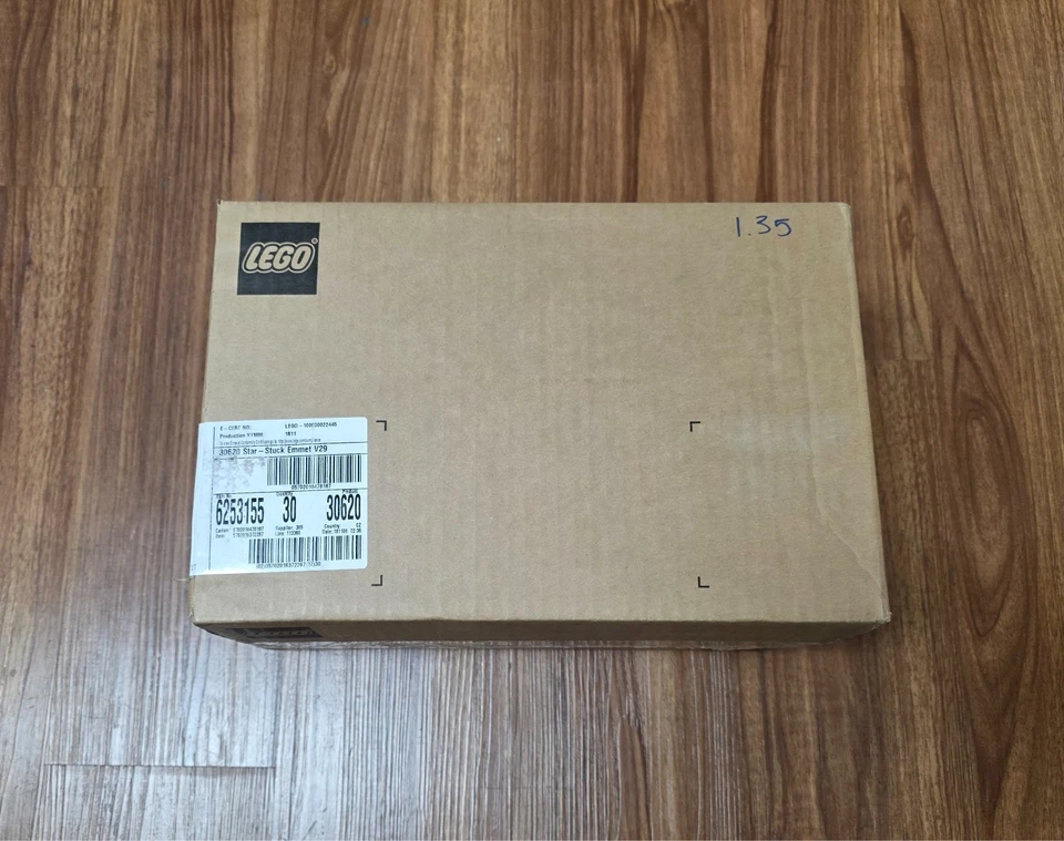 LEGO Case of 30 LEGO MOVIE 2 30620 Star-Stuck Emmet NEW SEALED RETIRED Polybags - Image 2 of 4