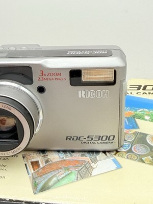 RICOH RDC-5300 コンパクトデジタルカメラ Ricoh RDC-5300 2.3MP Compact Digital Camera Silver With Box