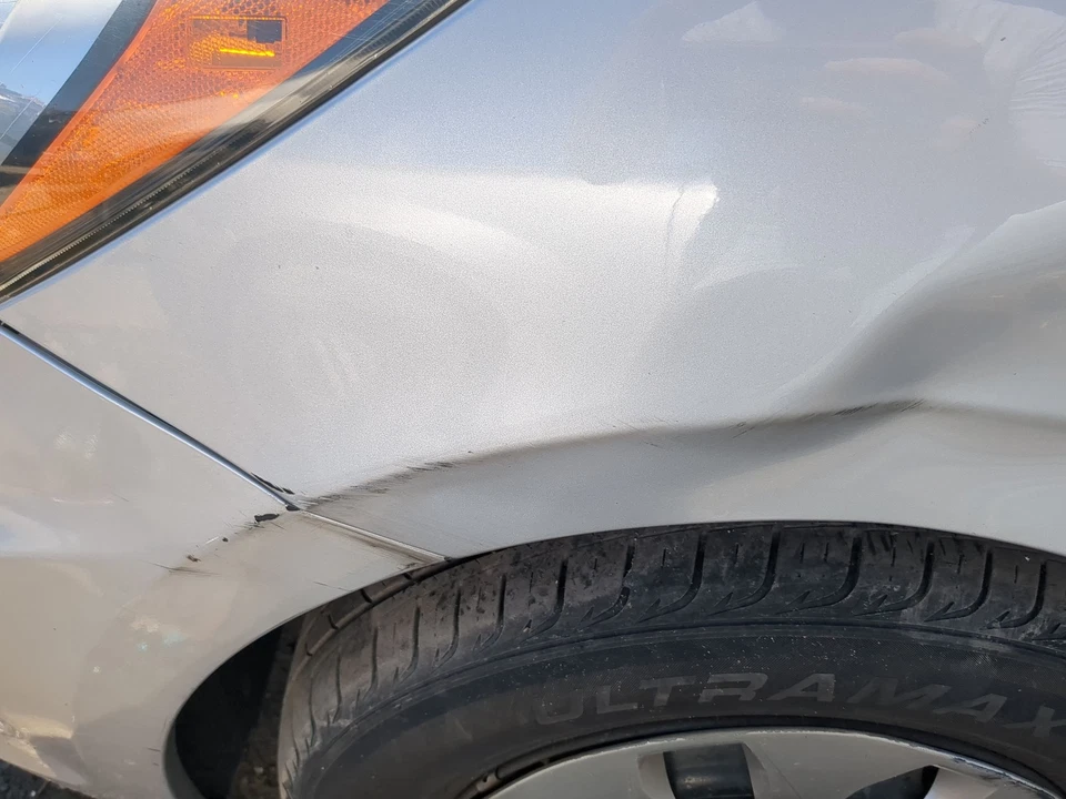 Guardabarros de conductor Hyundai Accent 2012-2017 ESWHY Foto 3 de 3