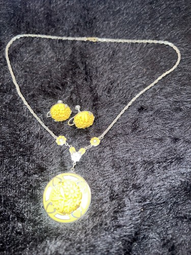 Czech Molded Yellow Glass Earrings & Necklace Art Deco R Hallmark Vintage - Picture 3 of 10