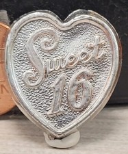 Vintage KIDS SWEET 16 PLASTIC PIN TOY jewelry