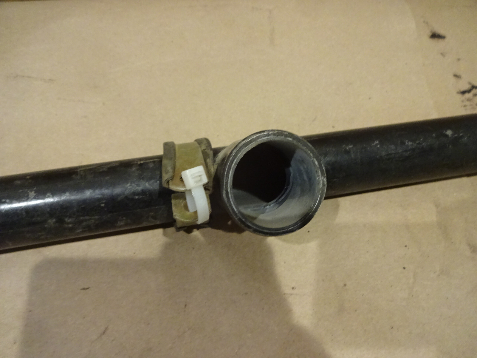 Ferrari 348 - Radiators Water Delivery Pipe - P/N 140626