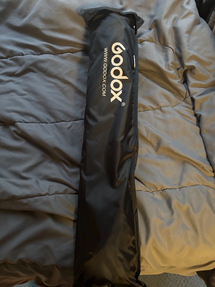 Soporte Godox S2 Speedlite con Softbox, Rejilla y Bolsa de Transporte Kit (23.6 x 23.6") Foto 2 de 4