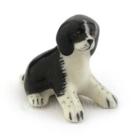 Puppenhaus Miniatur Sitzender Spaniel Welpe