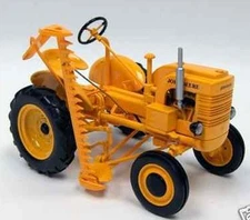 SpecCast JDM212 1:16 Die Cast John Deere "LI" Tractor w/No. 7-D Mower