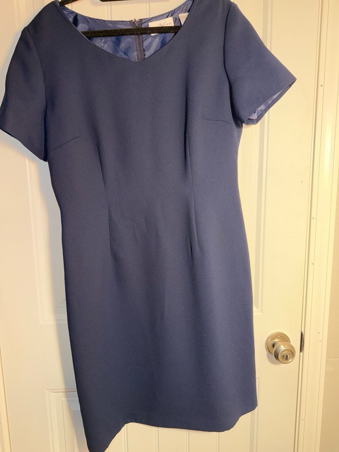 Villager A Liz Claiborne Company Women's Navy Blue V-Neck Short Sleeve Sheath Dr, photo 2