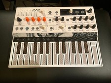 Arturia MicroFreak Hybrid Synthesizer Touch K...