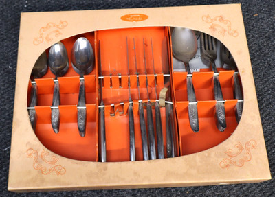 Vintage New Old Stock Oneida Custom Stainless ROSEANNE 47 Piece Table Set