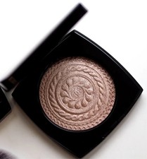 Eclat Magnetique de Chanel Illuminating Face ...