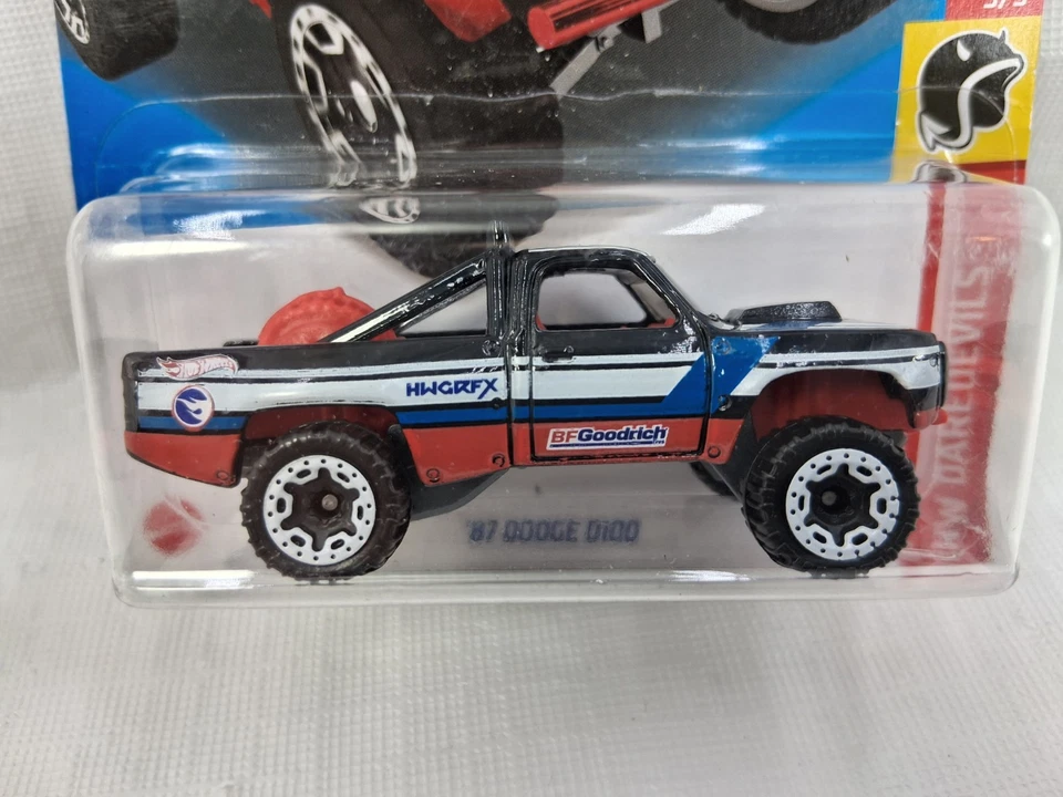 Dodge D100 1987 Hot Wheels Treasure Hunt negro fundido a presión Foto 2 de 4