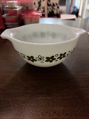 Vintage Pyrex Crazy Daisy Spring Blossom Bowl #441 1-1/2 Pt Pouring Lip