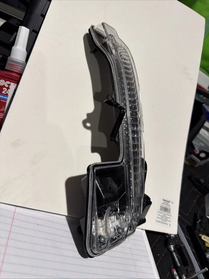 Faro antiniebla LED DRL lado izquierdo del conductor Toyota Prius 2023-2025 OEM Foto 4 de 4