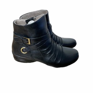 naturalizer cycle boots