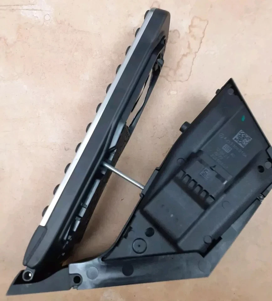 Pedal acelerador original Mercedes-Benz A2533000104 Foto 2 de 4