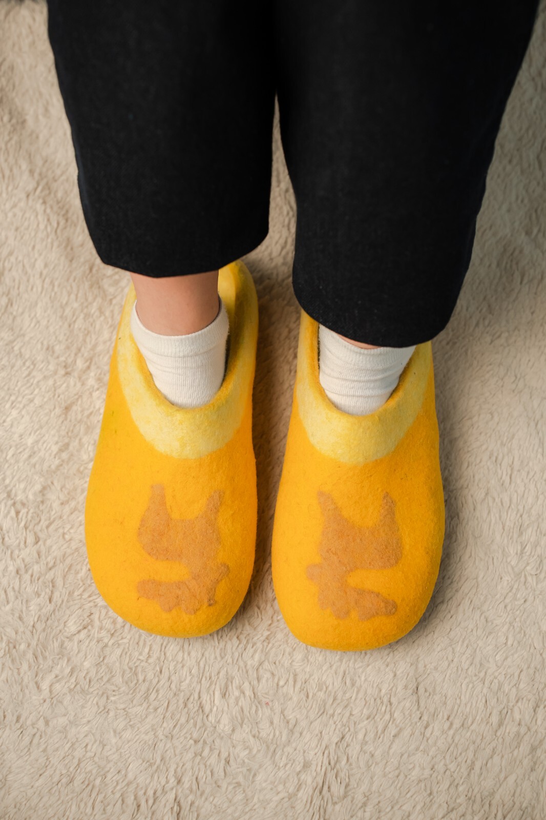 PANTOFOLA D’ORO Pantofole fatte a mano eco lana merino ciabatte gialle modello uccellino in feltro