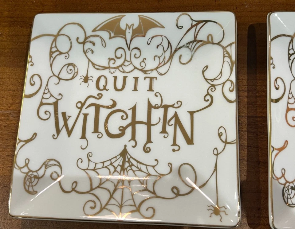 Квадратные закусочные тарелки для Хэллоуина Quit Witchin 222 Fifth Gold белые без коробки - Изображение 4 из 4