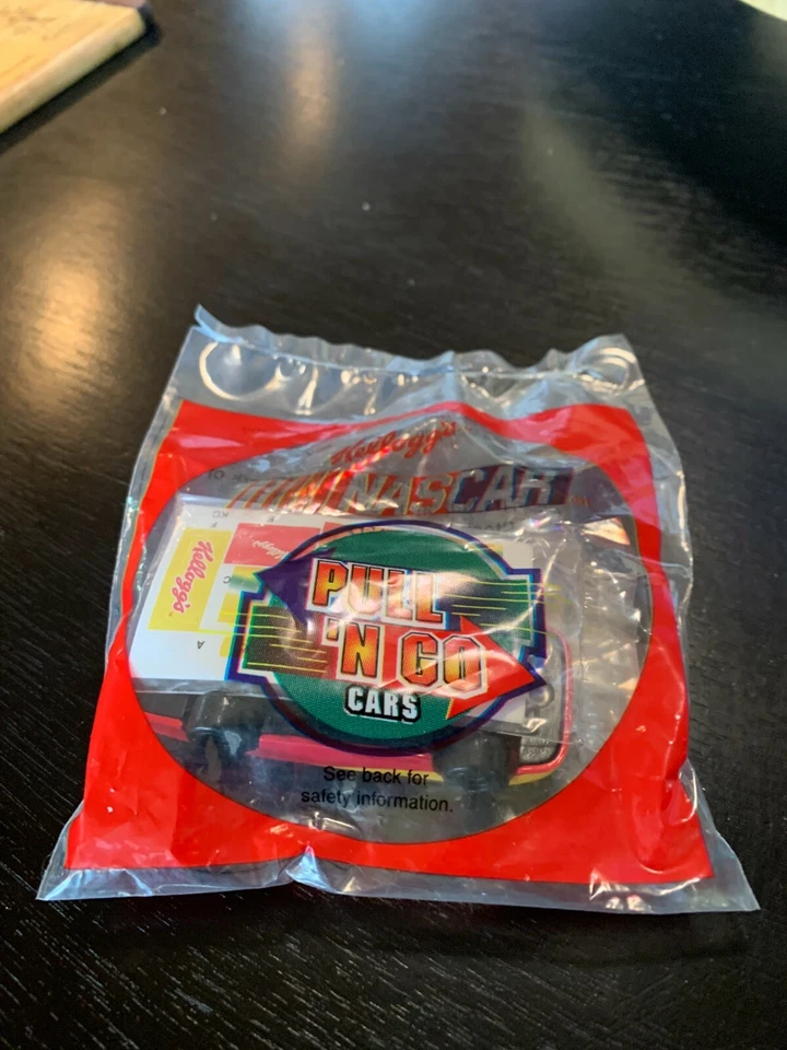 Kellogg Nascar 1/64 1999 Terry Labonte Kellogg’s PULL 'N GO #5 New Mint In Bag - Imagem 2 de 3