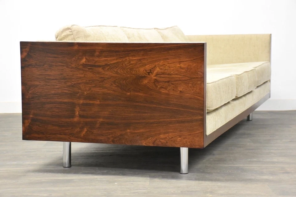 Sofá moderno estilo pau-rosa e cromado meados do século Milo Baughman - Imagem 2 de 4