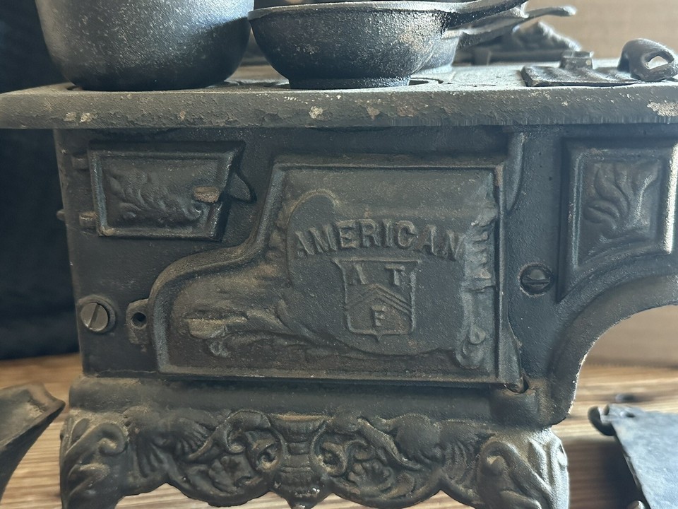 Vintage Antique Crescent Cast Iron Miniature Cook Wood Stove Salesman