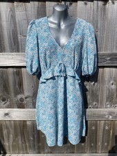 Pretty 16 ditsy blue and white floral tie front frill detail lightweight dress🥰
