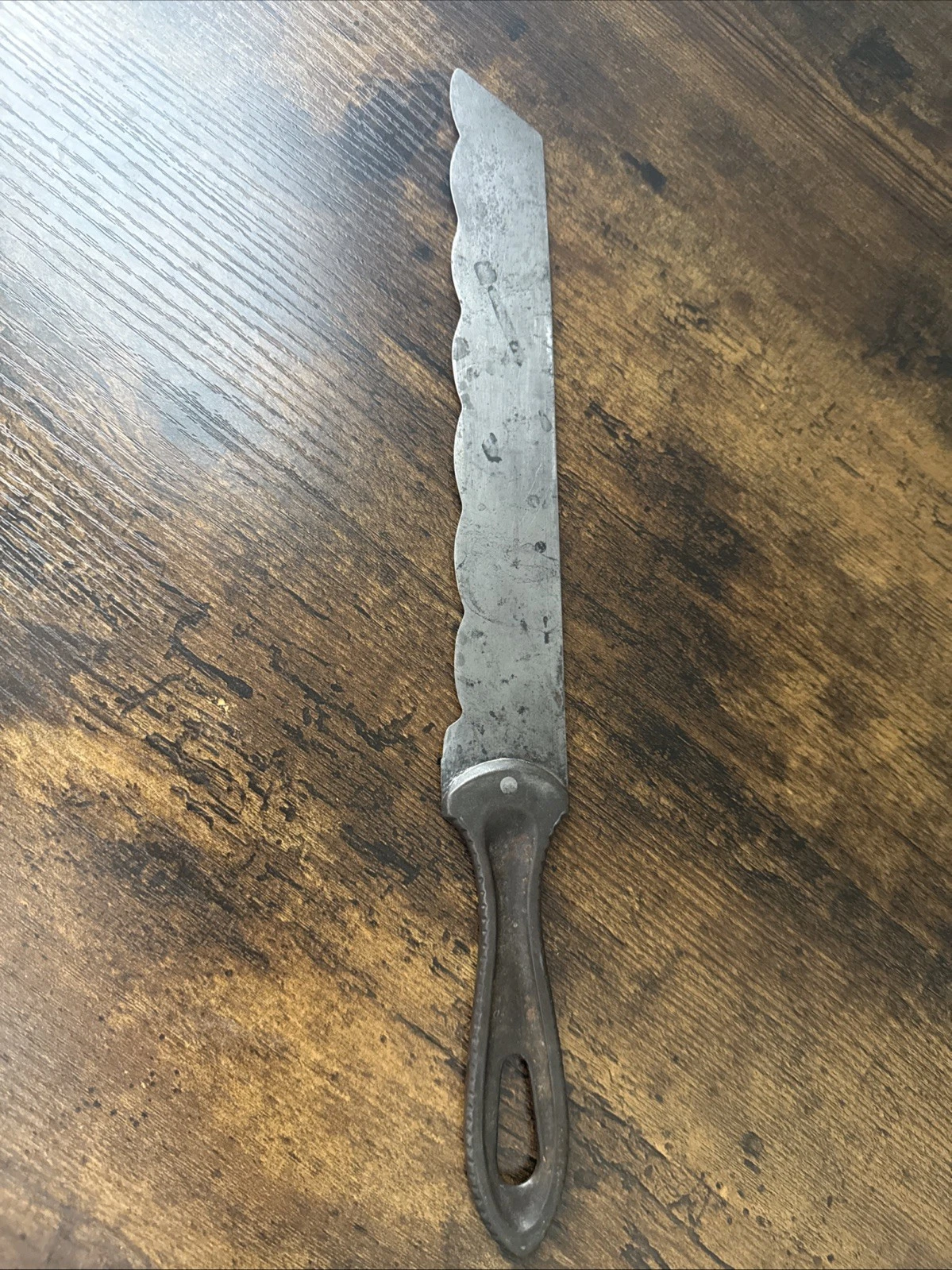 1920s? Antique 9" Blade VICTOR *** Large Carbon Serrated Bread Slicing Knife USA
Opens in a new wind