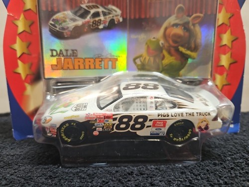Winner's Circle Double Platinum Dale Jarrett #88 Muppets Kermit Miss Piggy Cards - Picture 2 of 7