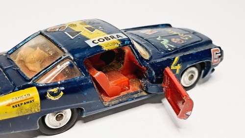 CORGI TOYS, GHIA L6.4 WITH CHRYLER V8 ENGINE - Picture 6 of 9