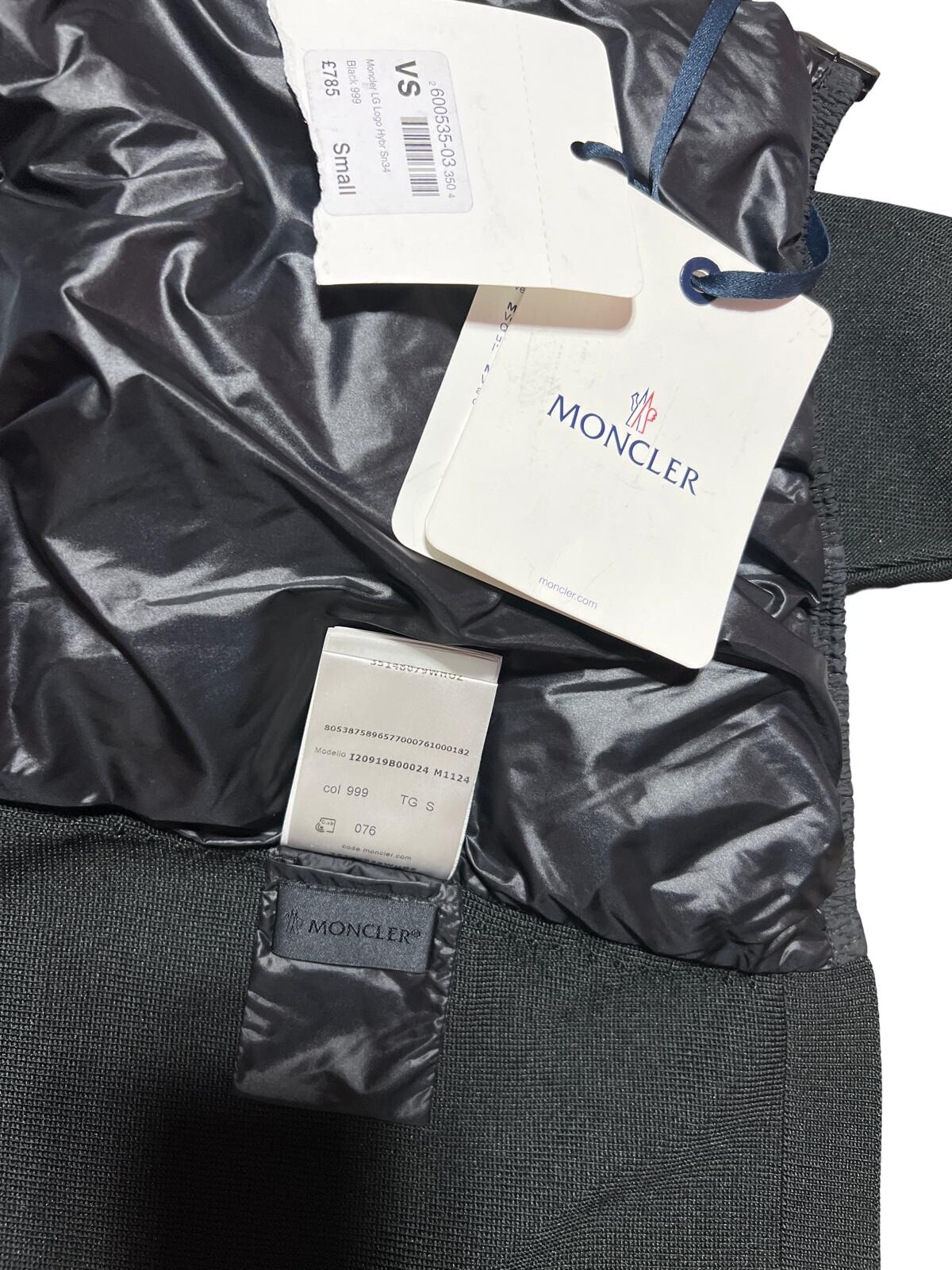 AUTHENTIC MONCLER LOGO CARDIGAN TRICOT.RRP £785.CAN’T BE BEATEN ON PRICE. image 10