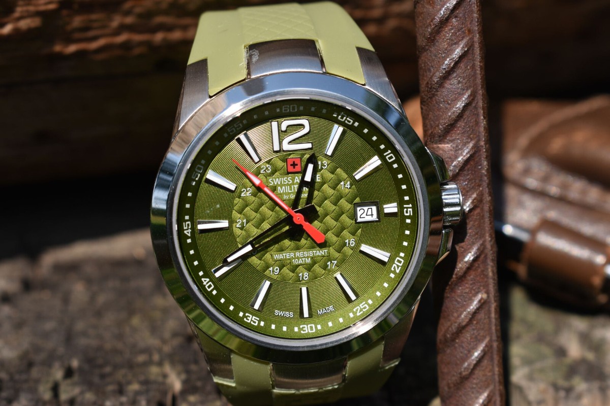 Swiss Alpine Military Green Dial Date Silicone Band Swiss Watch