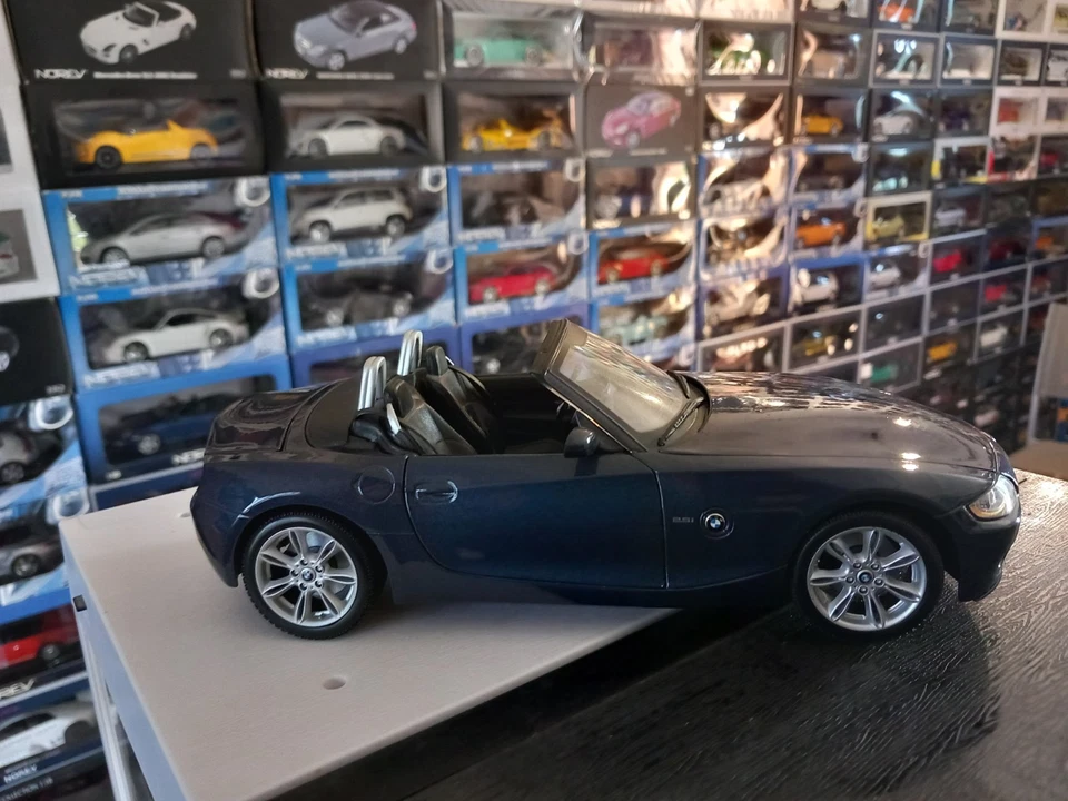 MAISTO 1/18 BMW Z4 CABRIOLET - SANS BOITE  - Photo 2/4