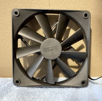NZXT / 120mm Rifle Bearing Quiet Airflow Case Cooling Fan 3-PIN RF-Q12CR-B1  