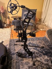  Elite archery Black compound bow, 70 pounds 