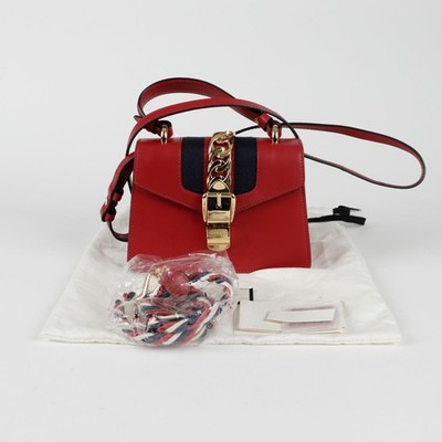 Gucci Handtasche Mini Sylvie mit oberem Griff 470270 131311998
