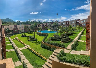 CASA CON PISCINA Y HERMOSOS JARDINES 2 Y 3 RECAMARAS CUERNAVACA SUR