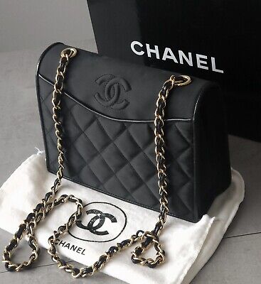 CHANEL ELEGANT 1980's QUILTED BLACK SATIN CHAIN LINK CHANEL ELEGANT 1980's QUILTED BLACK SATIN CHAIN LINK