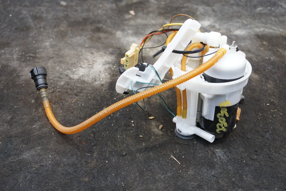 Bomba de tanque de combustible de gasolina emisor OEM 9A7988800 Porsche Panamera 971 2017-22 Foto 2 de 4