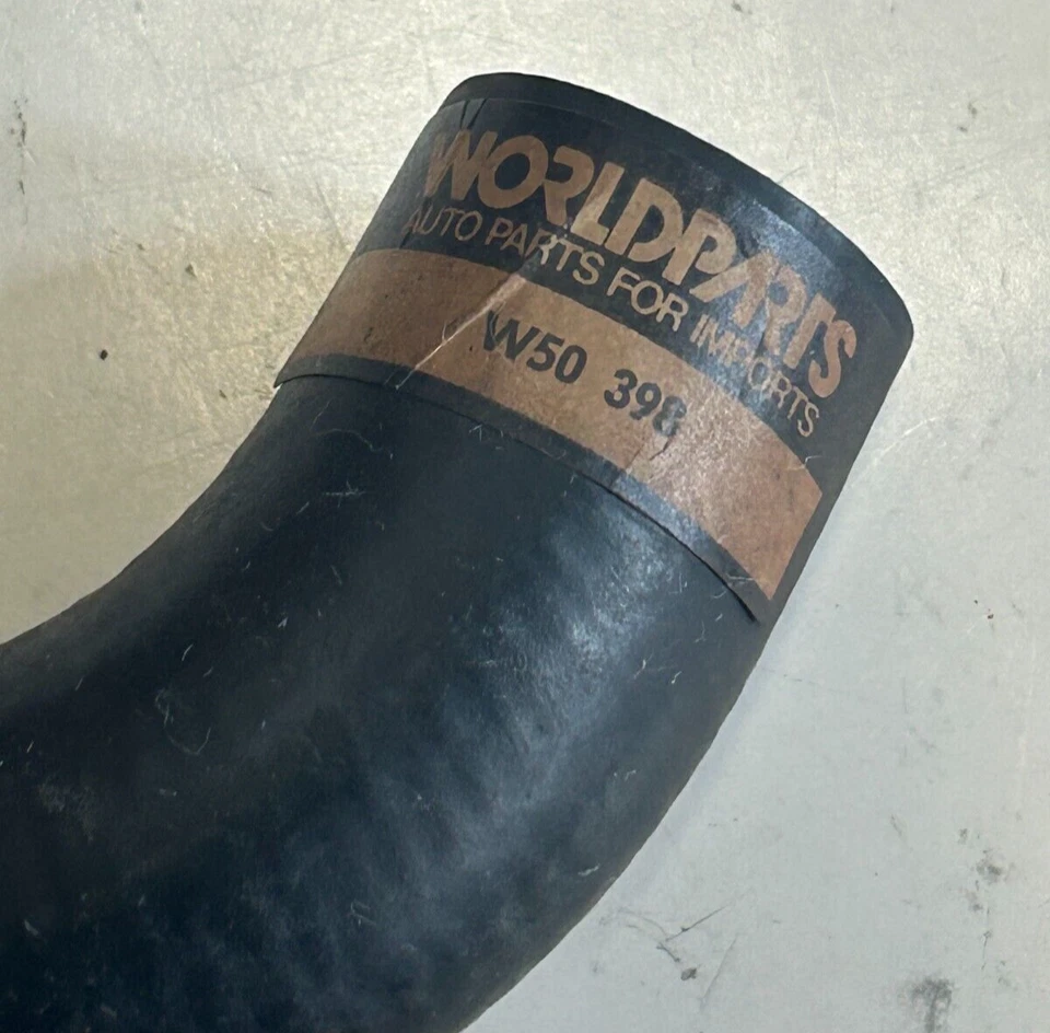 Manguera de radiador superior Volvo 164S y 164E 69-75 - 686097, NOS. Foto 2 de 3