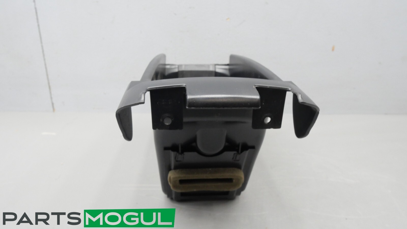 03-13 Maserati Quattroporte Center Console Arm Rest Armrest Storage  Compartment