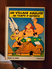 UN VILLAGE GAULOIS AU TEMPS D' ASTERIX MUSEE EN HERBE 1985  (BC72)