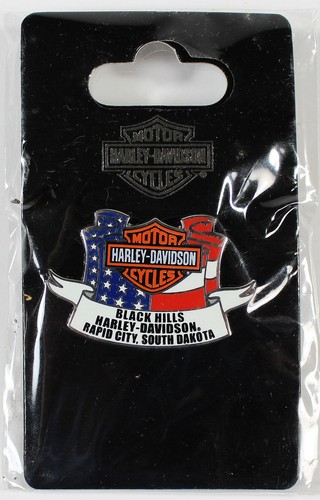 2013 HARLEY DAVIDSON Black Hills Vest pin Rapid City South Dakota 1-1/2" x 1"