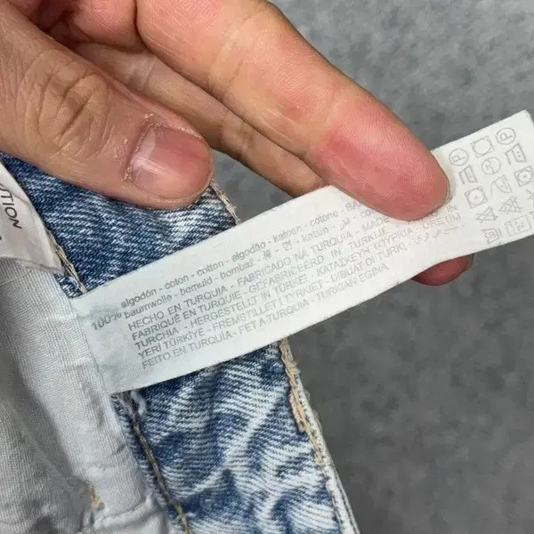 Zara Light Wash Vintage Jeans 28 thumbnail 3