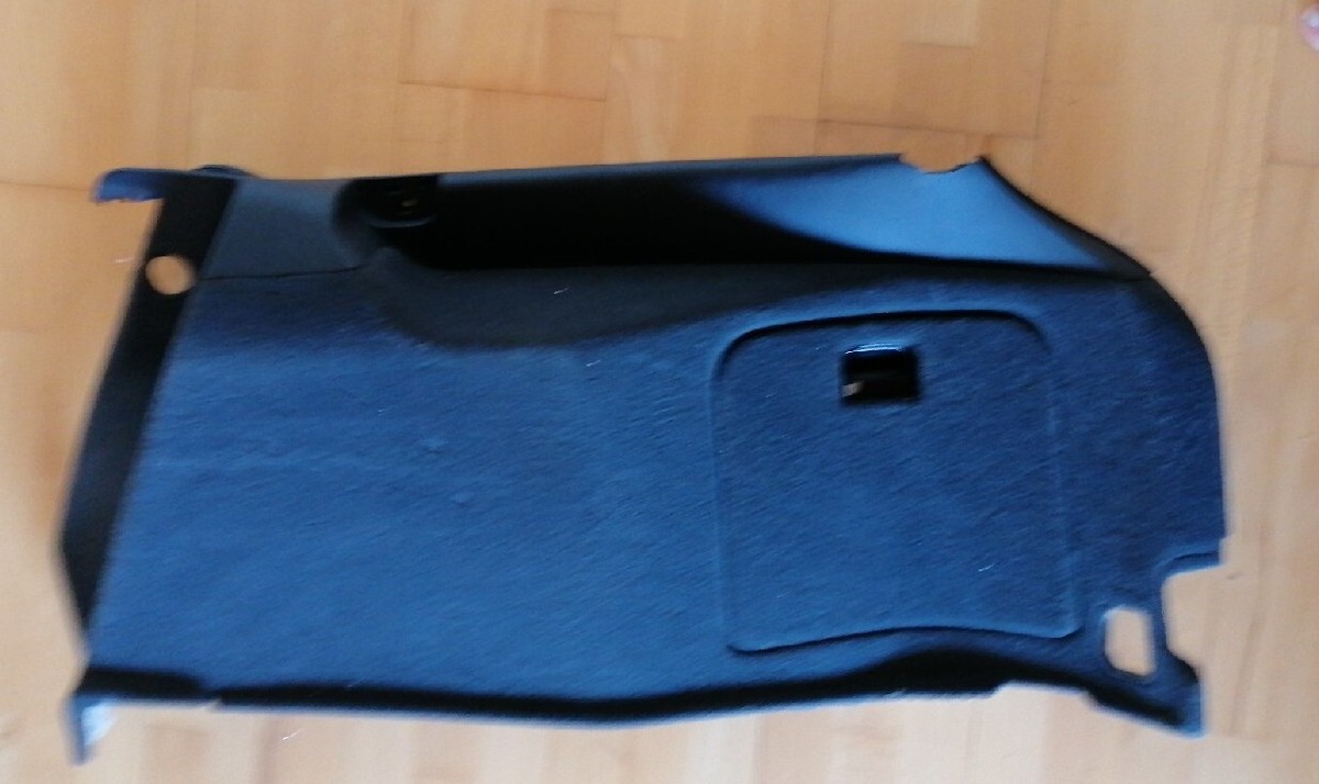 Kofferraumverkleidung rechts schwarz Audi A4 B5 Avant 8D9863880  